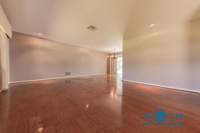 Building Photo - 308 Hernando Road