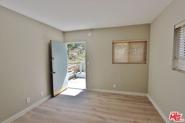 Building Photo - 372 Pershing Dr
