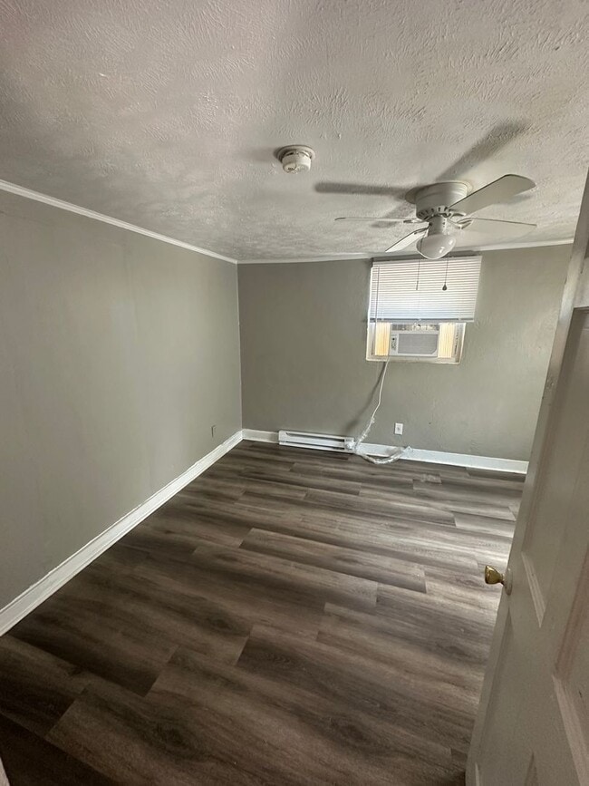 Building Photo - 2208 Roosevelt Dr