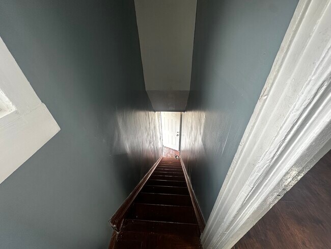 Foto del edificio - 1581 E 49th St