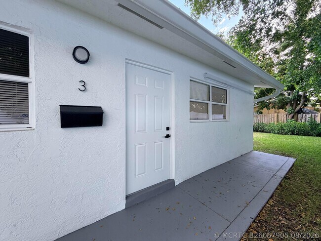 Foto del edificio - 220 NW 12th Ct