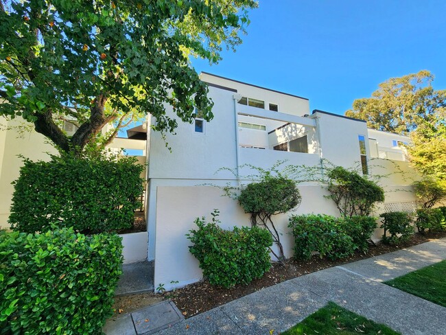 Building Photo - Desirable townhouse style 2 bedroom at The...