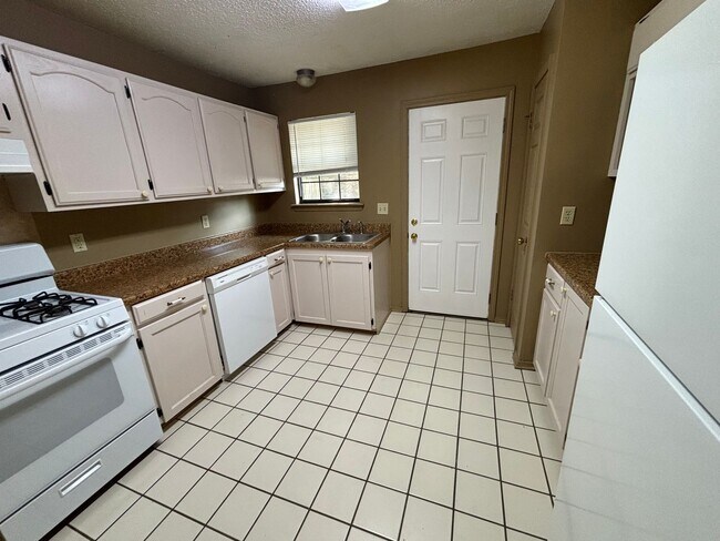 Foto del edificio - 1402 N Hartford Ave