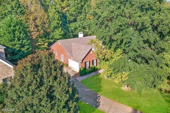 Building Photo - 3998 Tamarack Dr NW