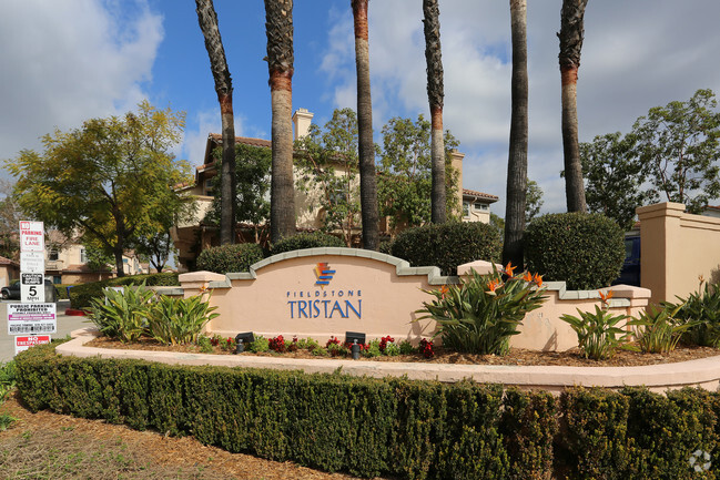 Building Photo - Fieldstone Tristan