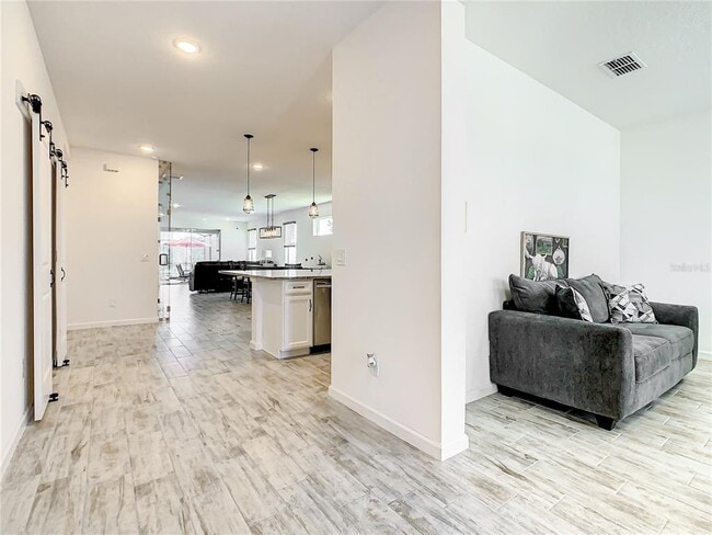 Building Photo - 303 Miro Dr