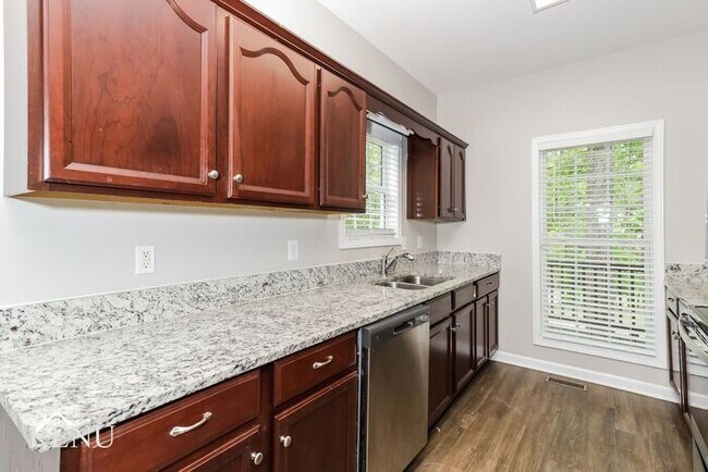 Building Photo - 5201 Bedwood Way