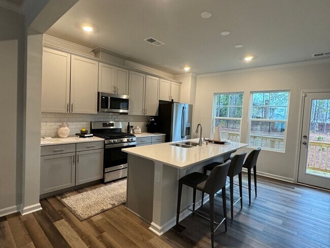 Foto del edificio - 4 Bed 3.5 Bath Townhouse in Durham