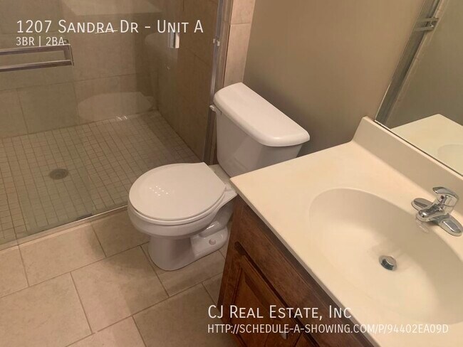 Foto del edificio - 1207 Sandra Ave