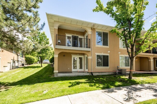 Foto del edificio - 9526 Fairway View Dr S