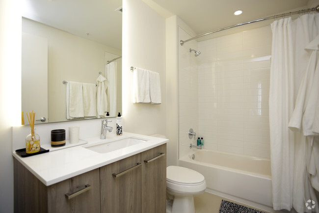 2HAB, 2BA - baño - The Parker Fulton Market