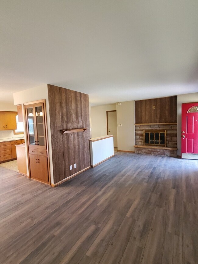 Foto del edificio - 3613 Silver Lake Rd