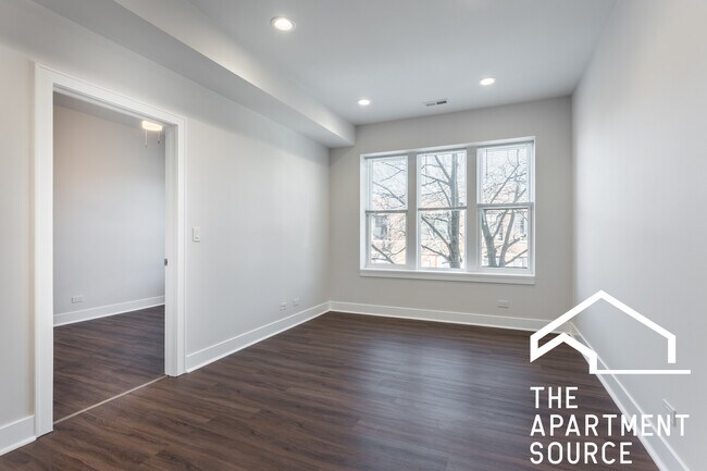 Foto del edificio - 4354 N Troy St