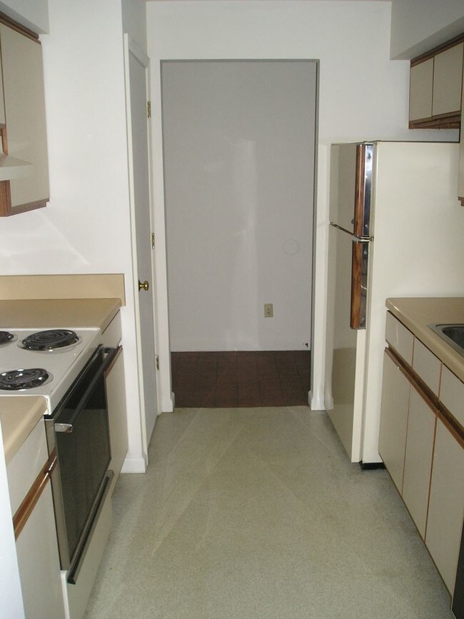 Foto del edificio - Apartment in Madison Manor