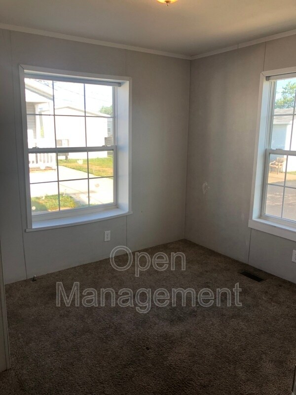 Foto del edificio - 2700 Brookpark Rd