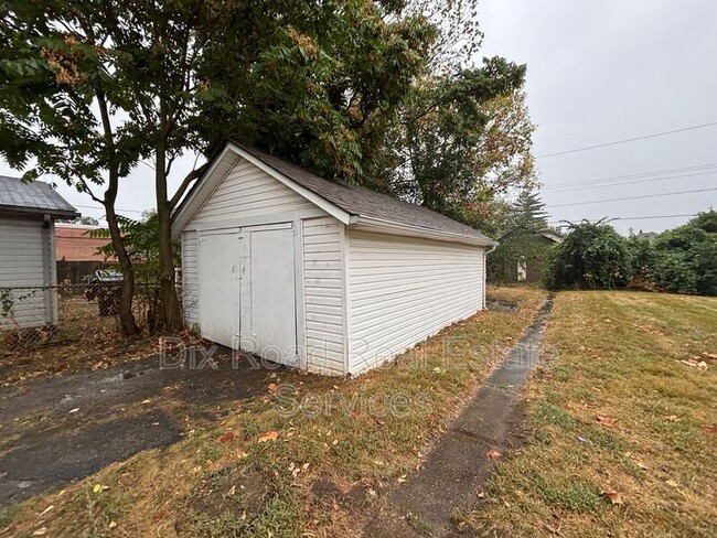 Building Photo - 1610 Smith Ave