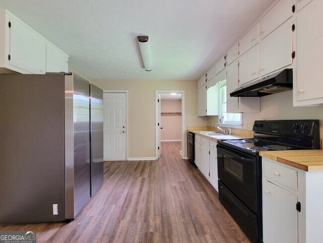 Foto del edificio - 109 Hilltop Cir