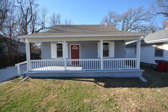 Building Photo - 2523 N Lyon Ave