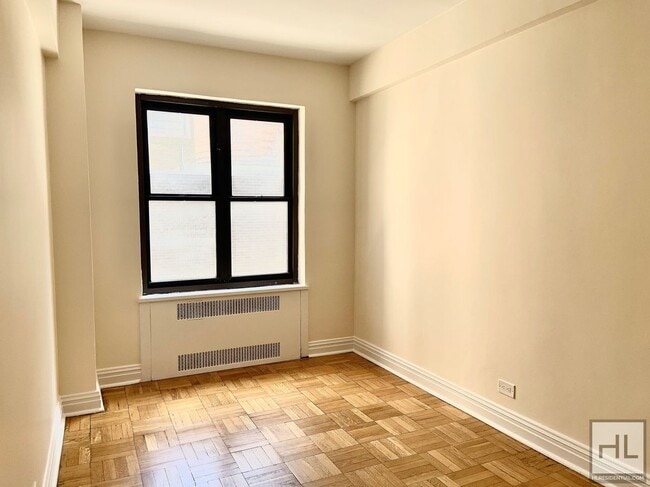 Building Photo - PRIVATE TERRACE! 2 BED IN PRIME SUTTON PLA...