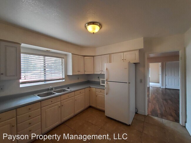 Building Photo - 2 br, 1 bath House - 207 W Cherry St
