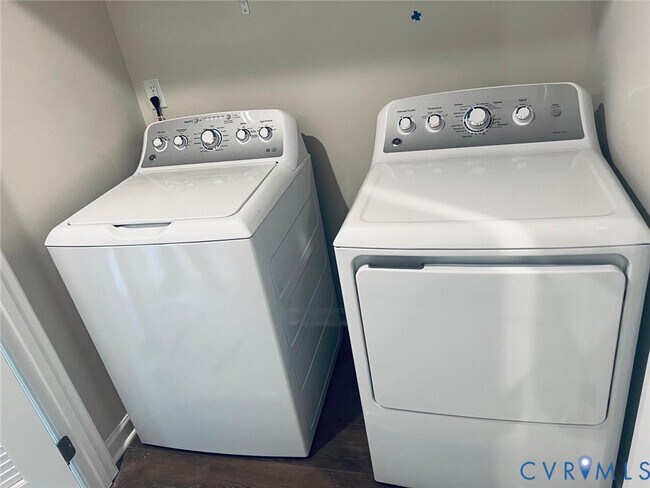 Foto del edificio - 5337 Canterbury Rdg Ct