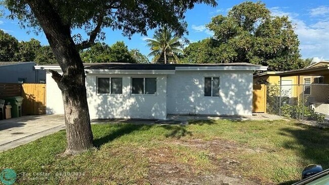 Building Photo - 1712 NW 7th Ave