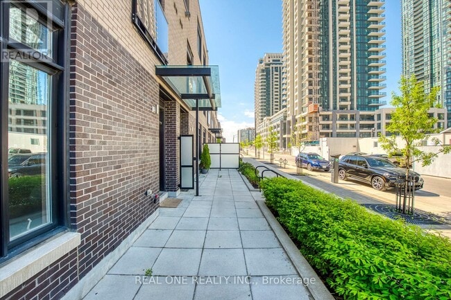 Building Photo - 4030-4030 Parkside Village Dr