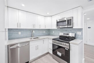 Building Photo - 3582 NE 171 St