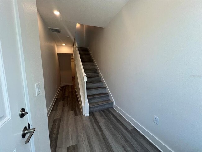 Foto del edificio - 891 City Walk Ln