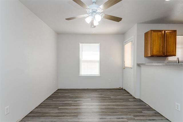 Building Photo - 1217 Village Garden Dr