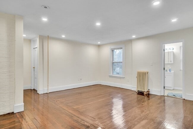 Living Room - 26 John St