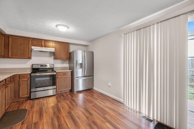 Foto del edificio - Lovely 2 BR/2 BA Townhome in Bowie!