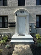Building Photo - 1212 16th St NE
