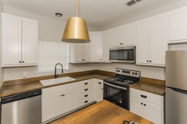 Foto del edificio - 415 W Light St