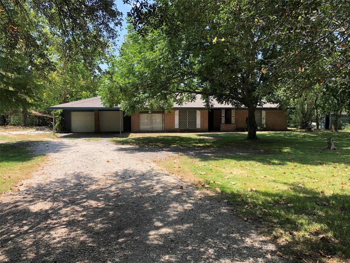 Foto principal - 1902 County Rd 56