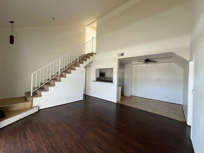 Foto del edificio - Upgraded condo w/new carpet, dual patios +...