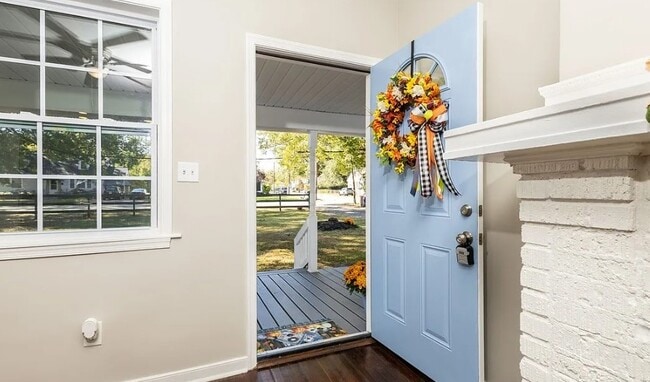 Foto del edificio - 6103 Hermitage Rd