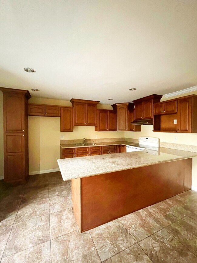 Foto del edificio - 8181 Whitaker St