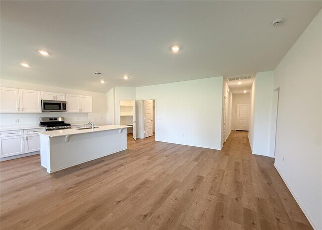 Building Photo - 16309 Harvester Dr