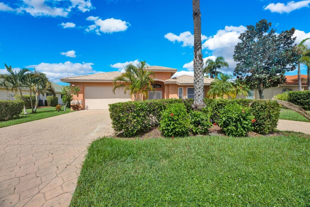 28428 Del Lago Way, Bonita Springs FL, 341... House Rental in Bonita