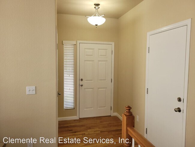 Building Photo - 3 br, 2.5 bath House - 7747 Mountain Laure...