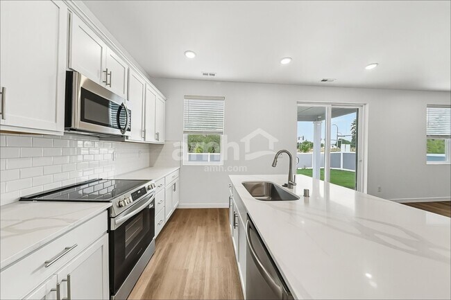 Foto del edificio - 8042 Verona Lp SW