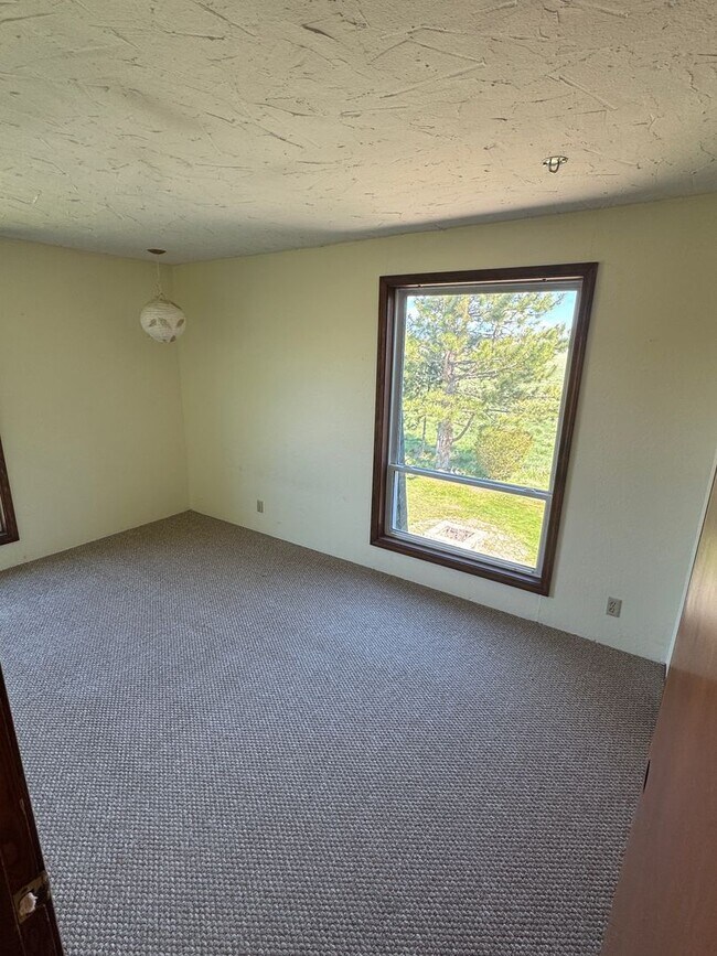 Foto del edificio - 3 Bedroom Home on Two Acres
