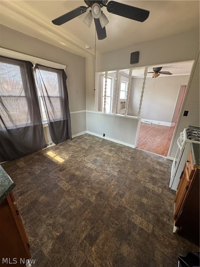 Foto del edificio - 9316 Raymond Ave