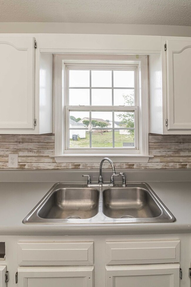 Building Photo - 1221 Franklin St