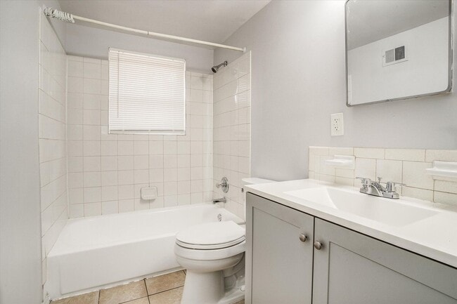 Foto del edificio - 4504-4506 N Jackson Ave