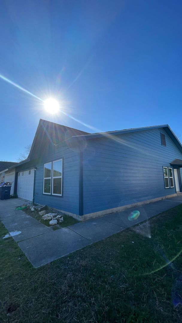 Photo - Large 2/2 duplex with a 2 car garage House