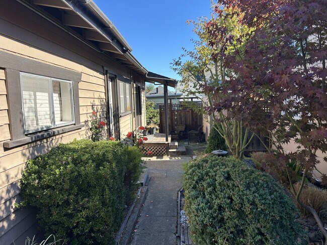 Foto del edificio - Lovely 1 Bedroom, 1 Bathroom Unit in West ...