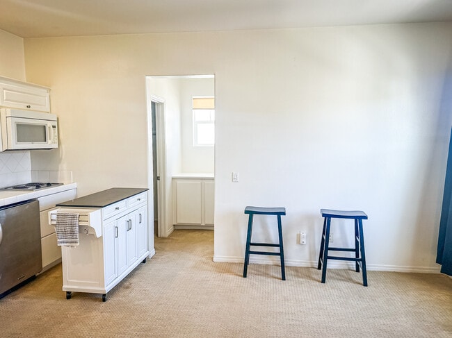Building Photo - 726 Owens River Dr