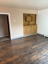 Building Photo - 810 Cedar Ave